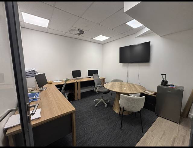 967M² OFFICE TO LET IN PLATTEKLOOF 1